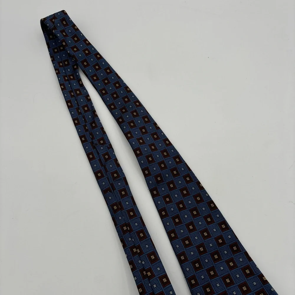 Brooks Brothers 346 Tie Blue Red Square Geometric Design Pure Silk Italian USA